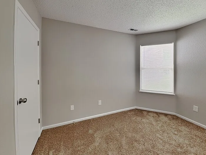 4440 Riverbrook Ln — Photo 13