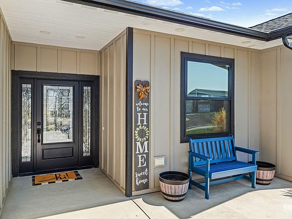 2nd image of 3745 Skyview Dr