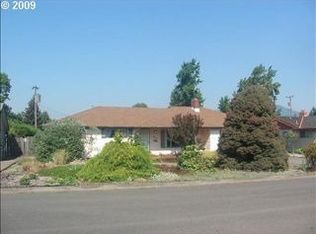 576 Brookdale Ave, Springfield, OR 97477
