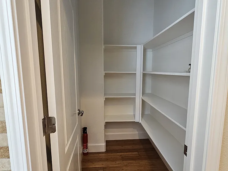 205 Pender Ln — Photo 9