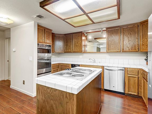 5th image of 4905 Country View Ln
