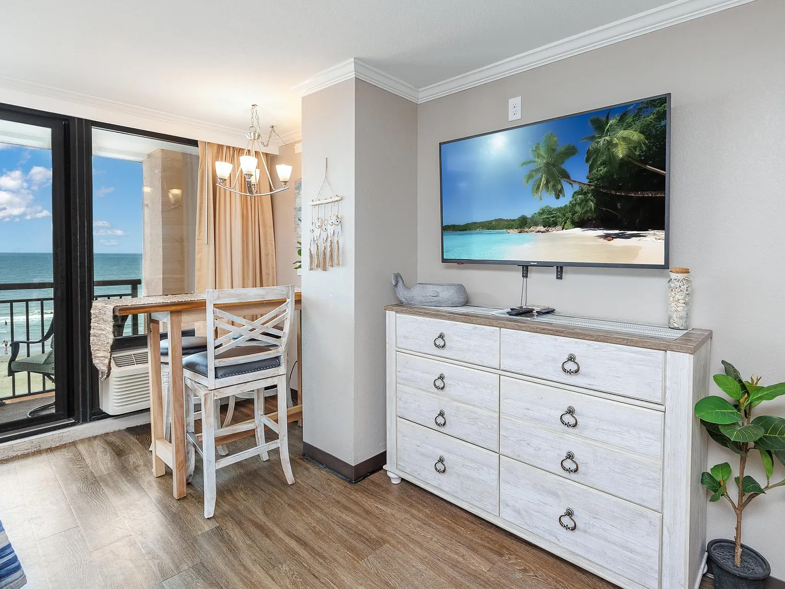 Studio, 400 sqft, $1,275 — Photo 4