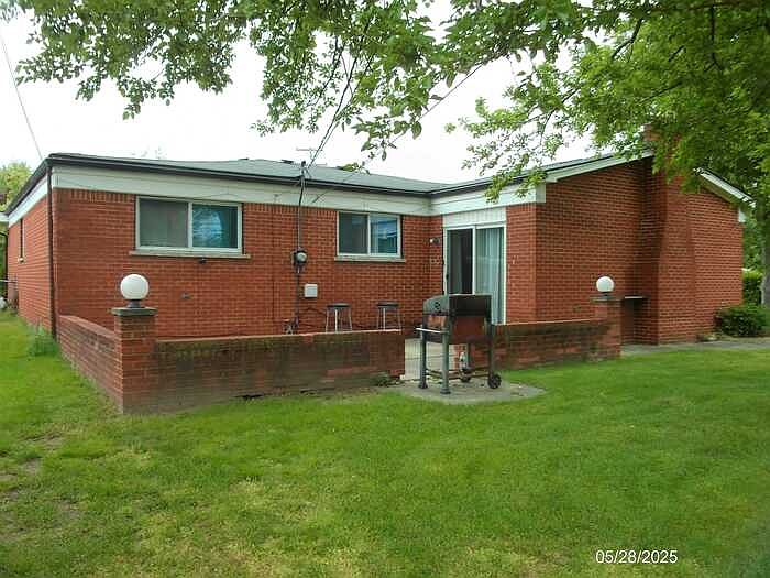 36890 Weber Dr, Sterling Heights, MI 48310 | Zillow