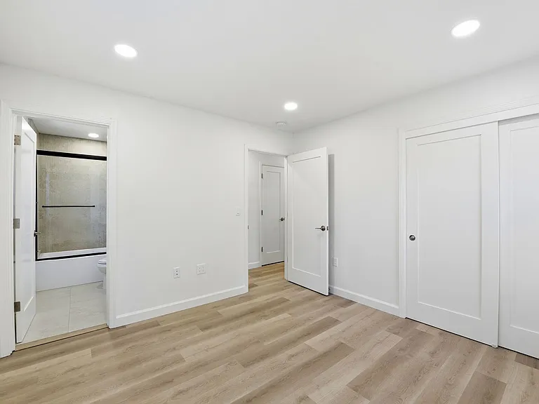 447 Alviso St — Photo 22