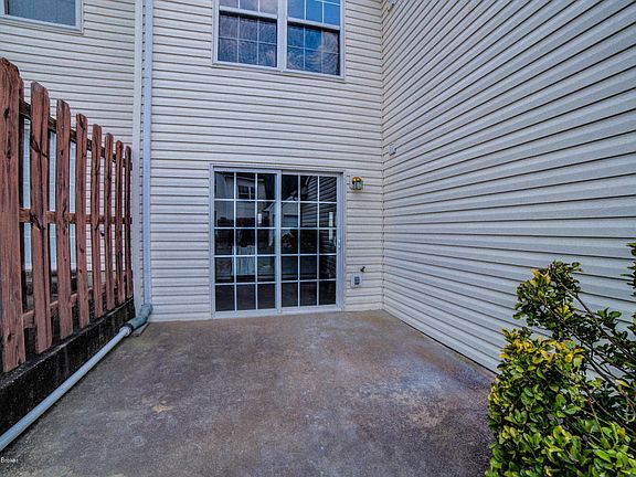 4th image of 7909 Jade Green Way