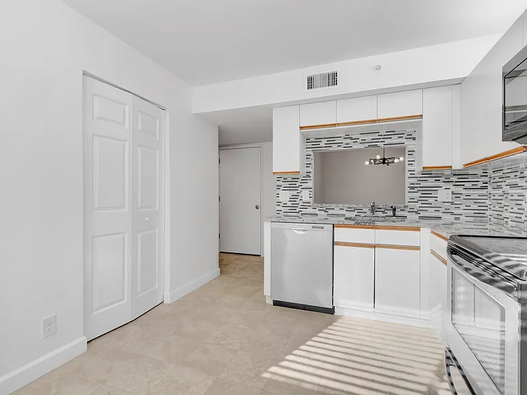 15364 Lakes Of Delray Blvd #45 — Photo 27