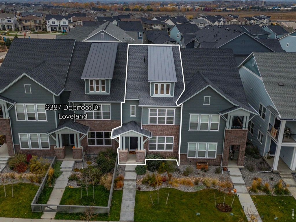6387 Deerfoot Dr