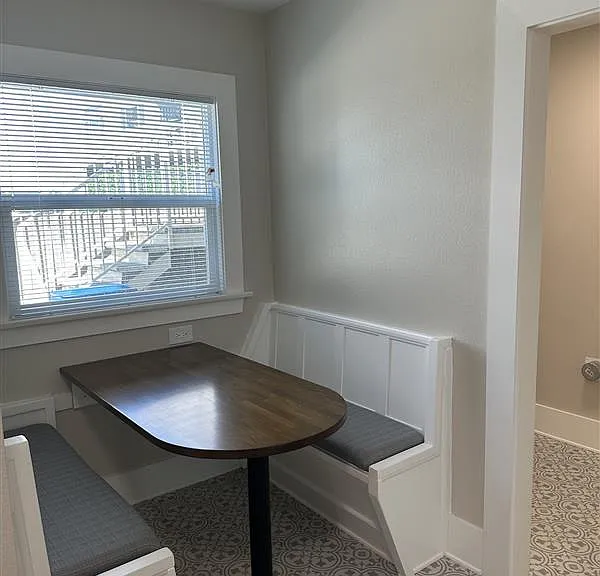 2831 Rowena Ave #3/4 — Photo 10