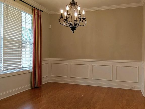 4th image of 800 Lourdes Ln