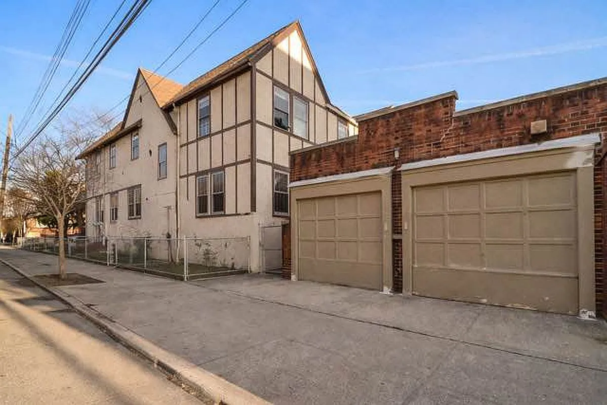 8802 88th St photo 1