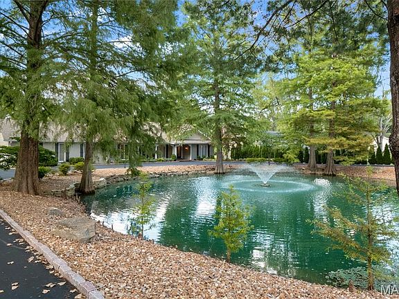 3rd image of 12759 Ladue Rd