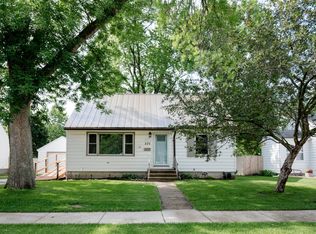 220 7th Ave SE, Waseca, MN 56093