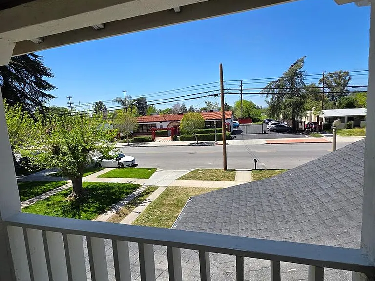 2641 N Arrowhead Ave — Photo 22