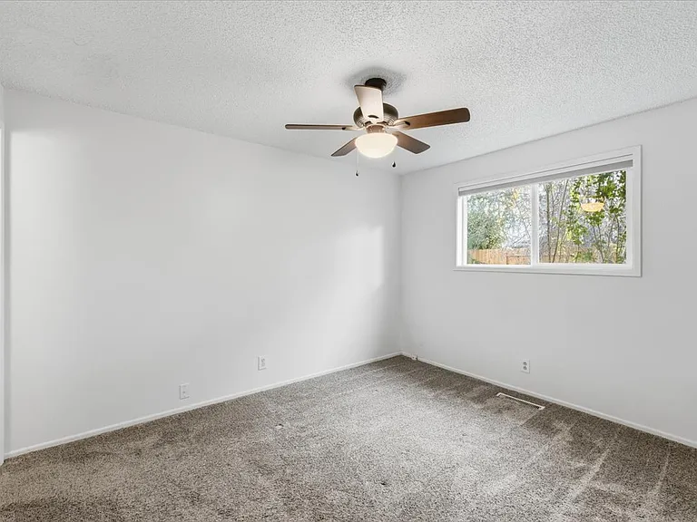2500 Alma Dr — Photo 21