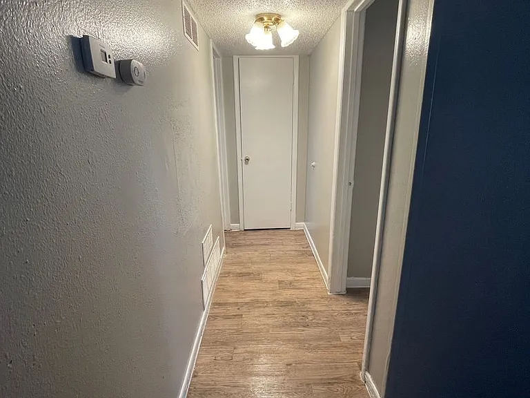 Westway Apartments — Photo 10