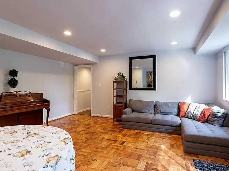 10505 Montrose Ave #2 — Photo 7
