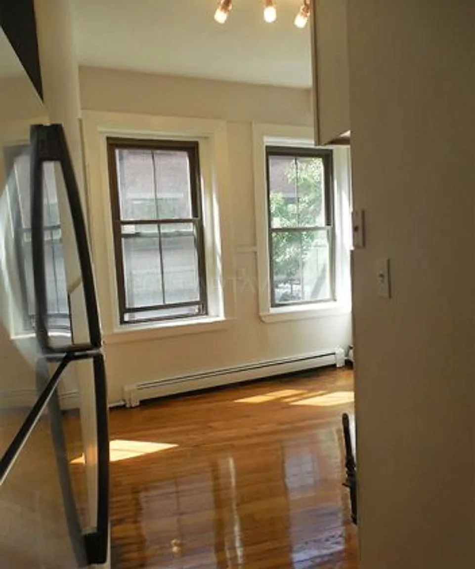 3 bed, $3,200 — Photo 4