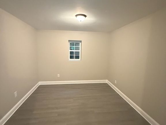 3rd image of 1300-1330 Windsor Ave #1316B
