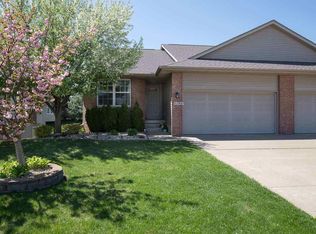 5296 Red Fox Rd, Bettendorf, IA 52722