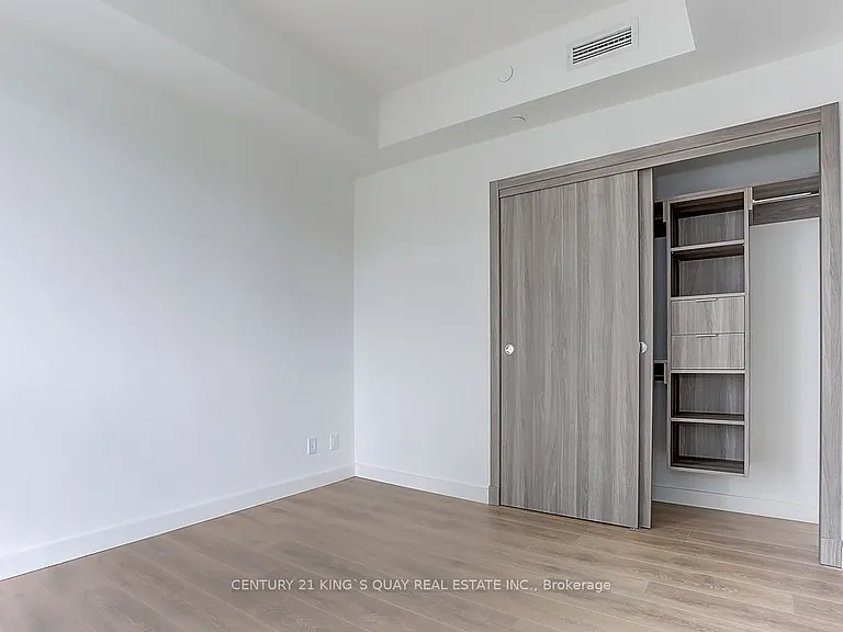 25 McMahon Dr #601 — Photo 39