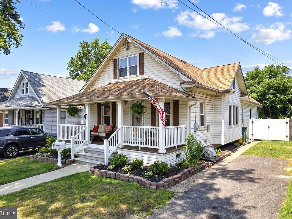 1st image of 9 Moore Ave