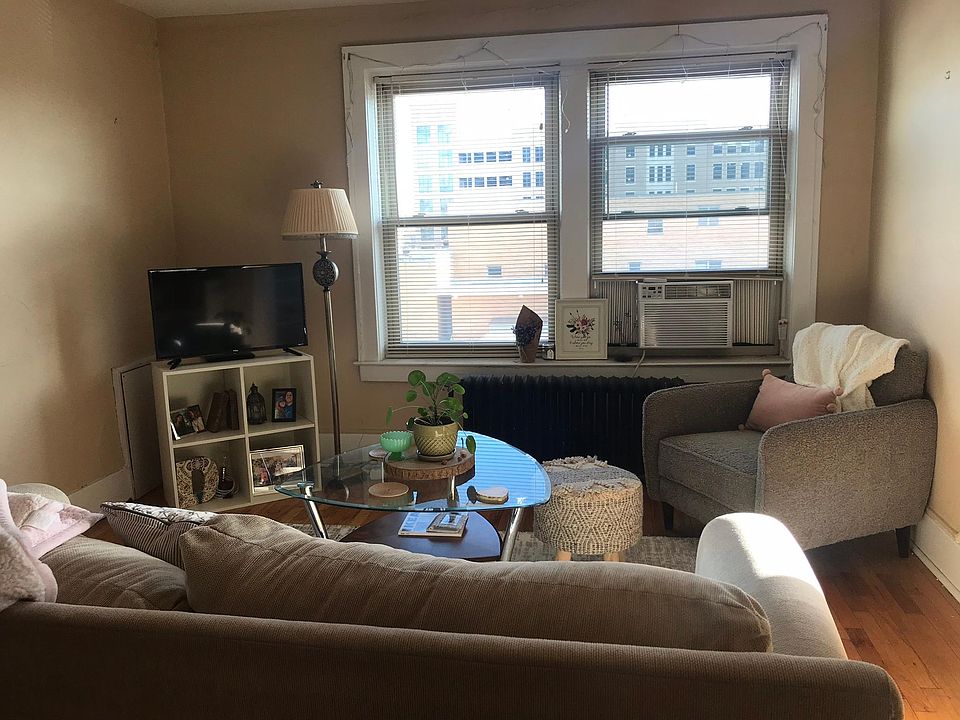 1st image of 103 N Center St APT 9