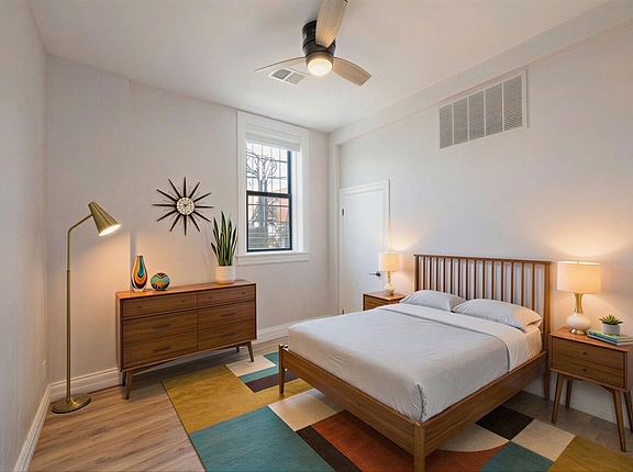 3rd image of 101 W B St APT 203