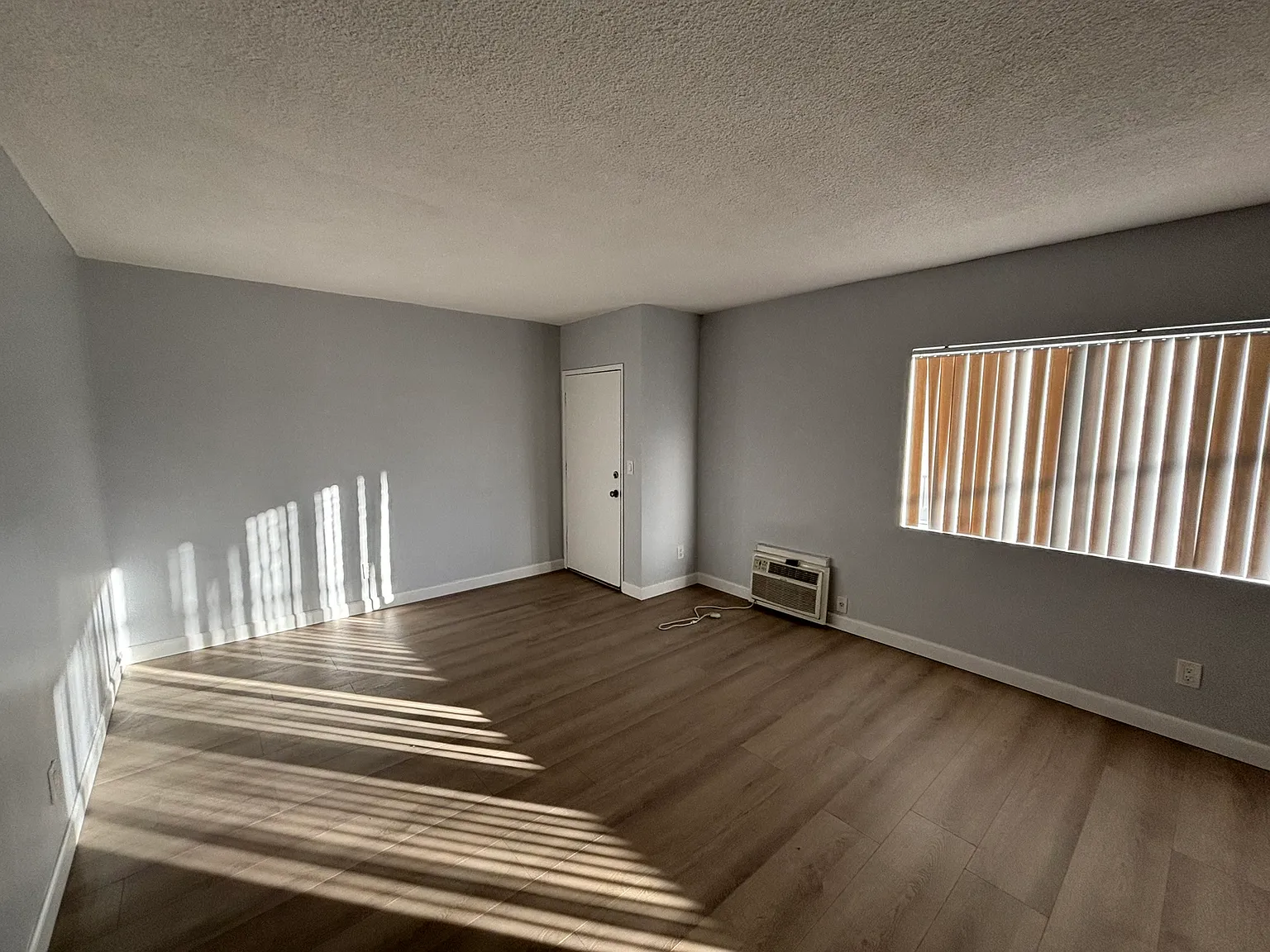 2 bed, $2,025 — Photo 4