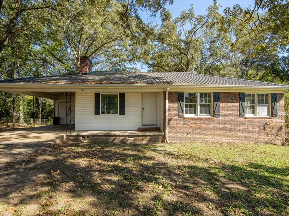 165 Phillips Dr, Savannah, TN 38372