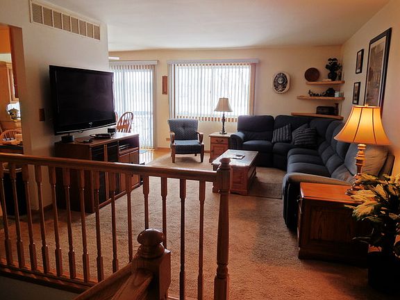 4th image of 249 Lakeshore Ln