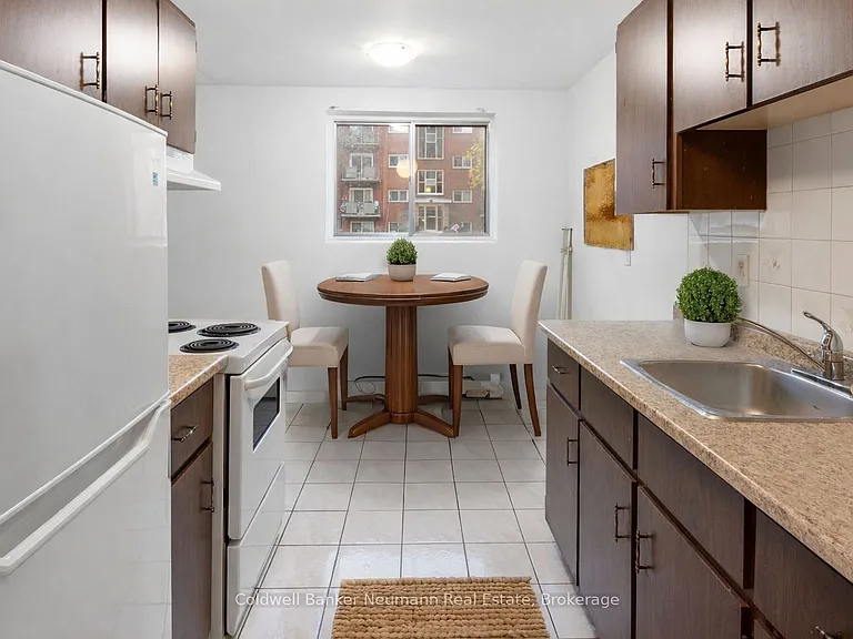 8 Delaware Ave #1 — Photo 4