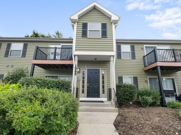 1565 Raymond Dr APT 203, Naperville, IL 60563