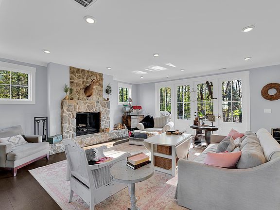 3rd image of 233 Grandmont Ct