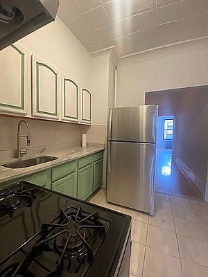 5th image of 131 Dikeman St APT 2R