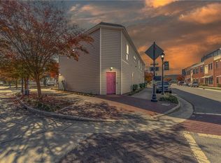 1038 Decatur St, Chesapeake, VA 23324