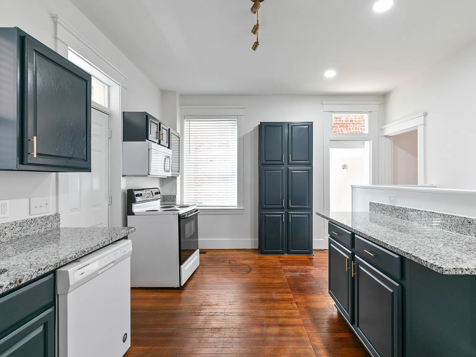 223 N Arthur Ashe Blvd - Unit 1 — Photo 3