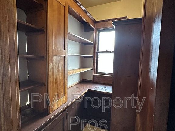 4th image of 2566 N 41st St