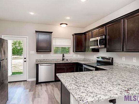 4th image of 18183 Terraceside Dr