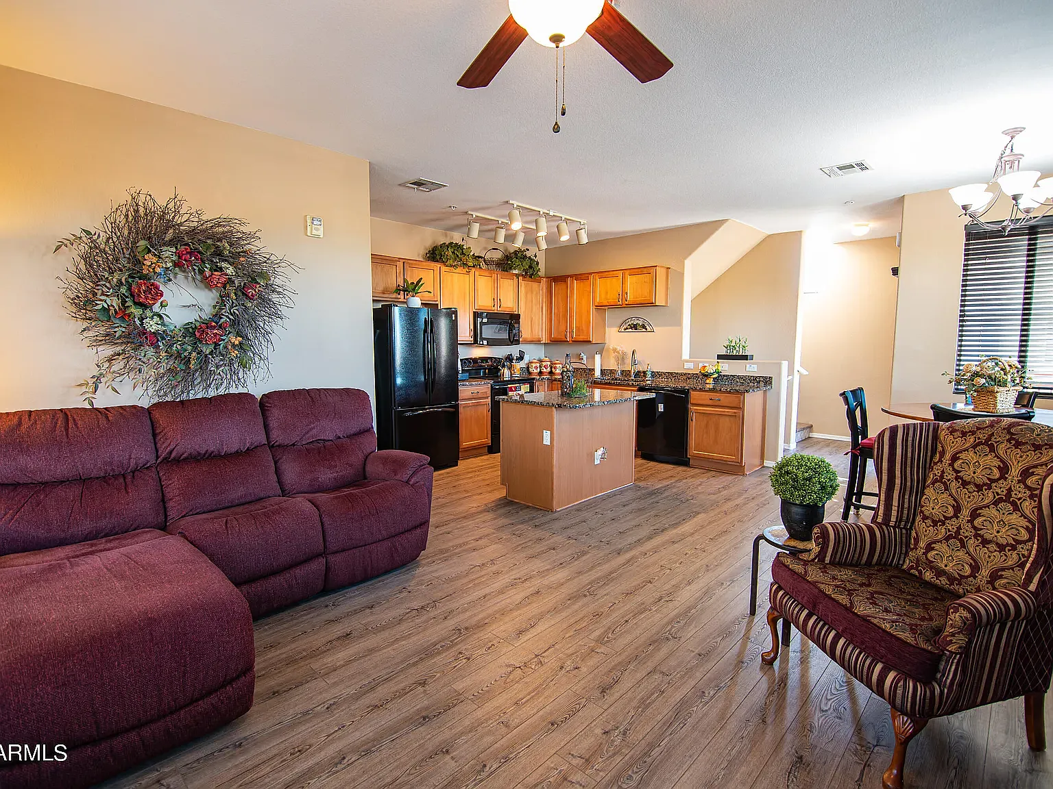 2 bed, 2.5 bath, 1100 sqft, $1,850 — Photo 2
