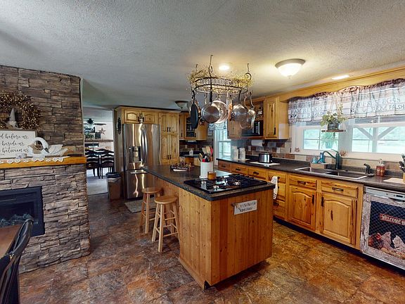 4th image of 235 Quiet Hollow Rd