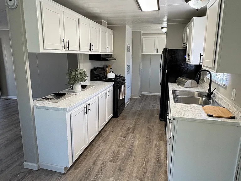 108TB- Kitchen