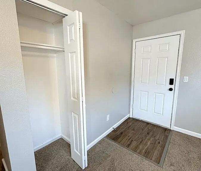 2107 Preuss Rd #B — Photo 15