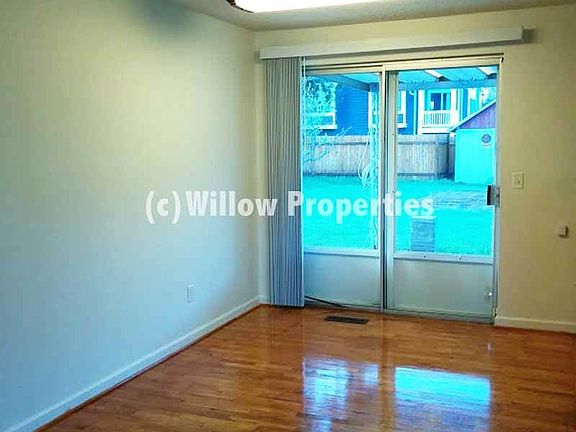 5th image of 9026 Moreland Ave SW