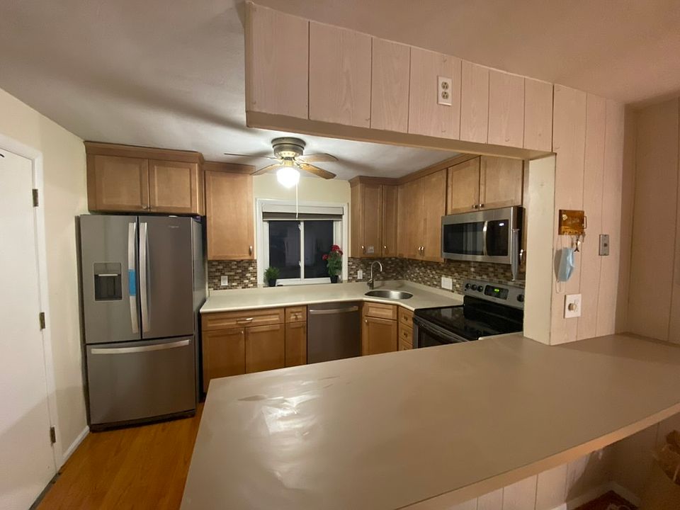 Kitchen with countertop