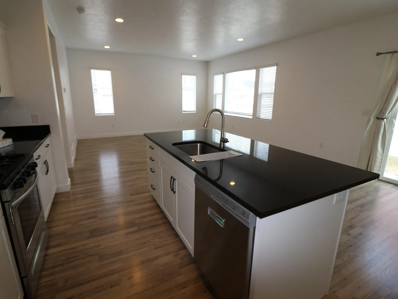 348 E Willowstone Ln - 1 — Photo 4