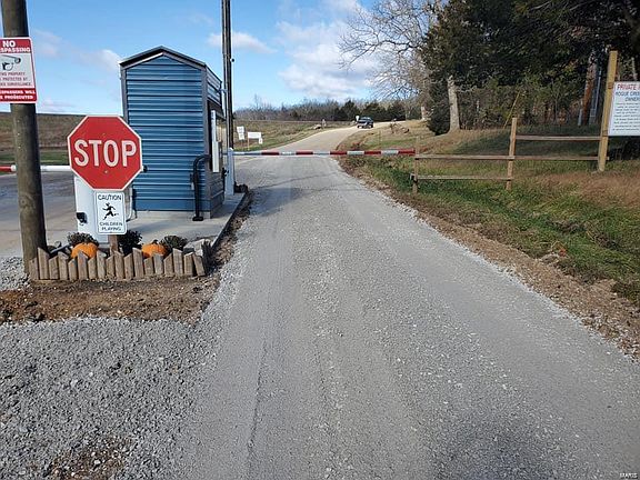 3rd image of 10248 Oakwood Rd