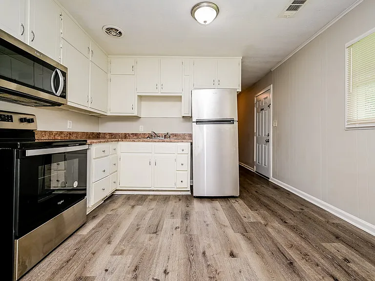 494 Clara Dr — Photo 7