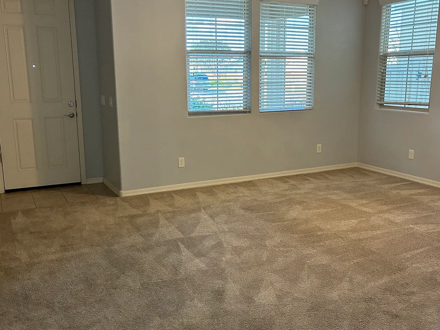 4 bed, 2417 sqft, $2,300 — Photo 4