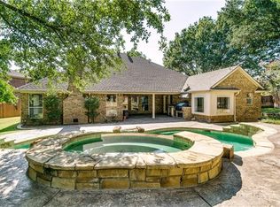 2516 Peach Blossom Ct, Bedford, TX 76021