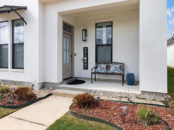 3rd image of 10136 Grayton Dr